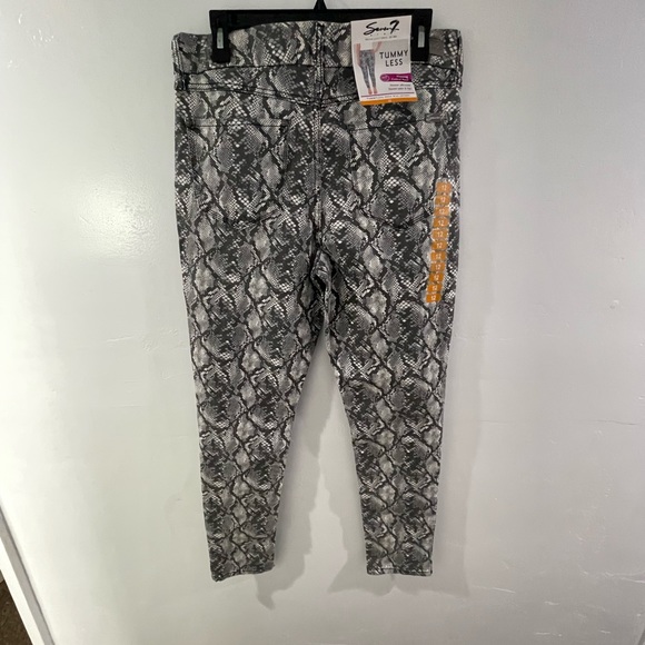 seven7 tummy less - Picture 2 of 5